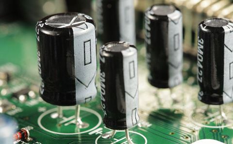 智能電容與普通電容器的區(qū)別到底是誰比較好？